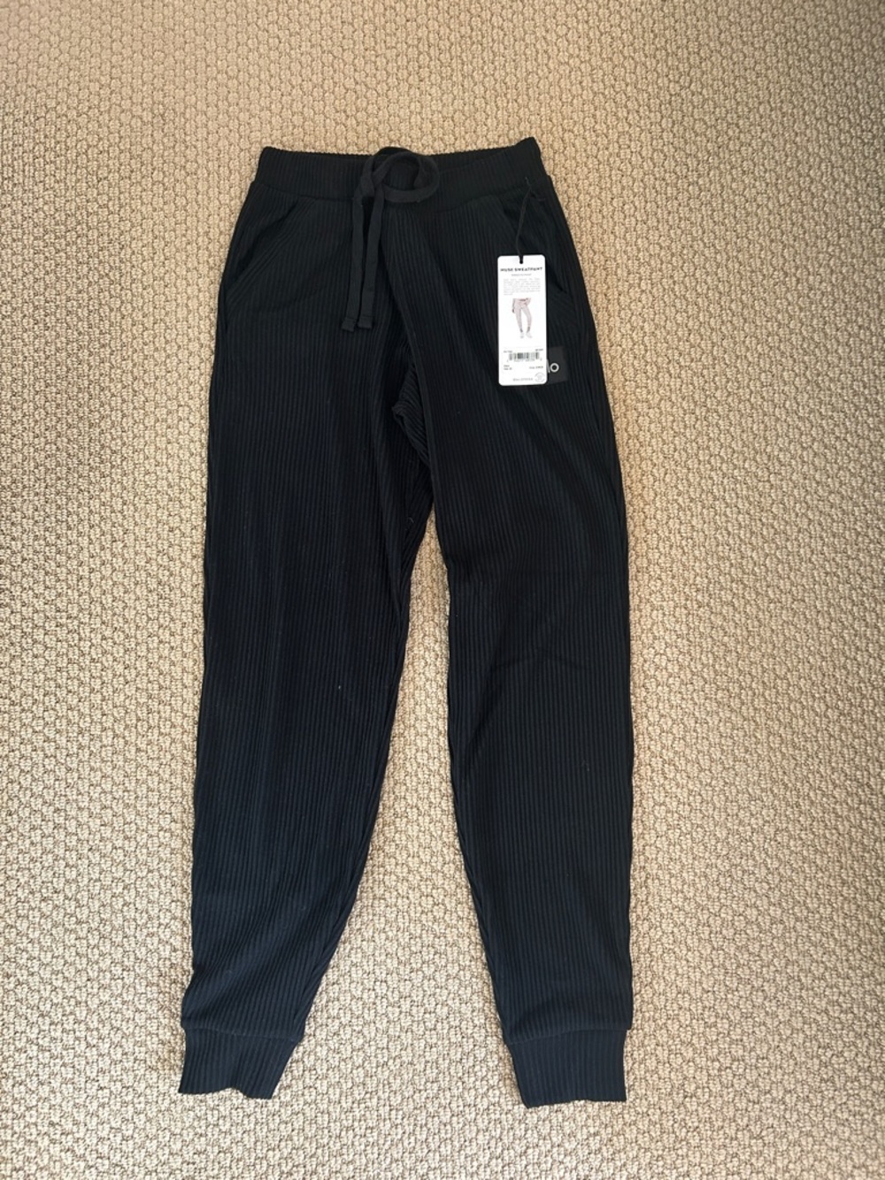 ALO YOGA “The Muse” Sweatpant